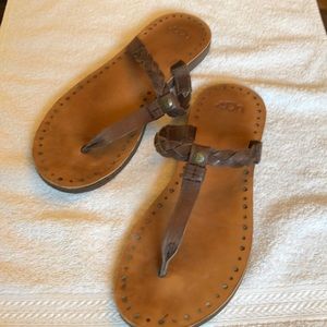 UGG sz 8 sandals bwn